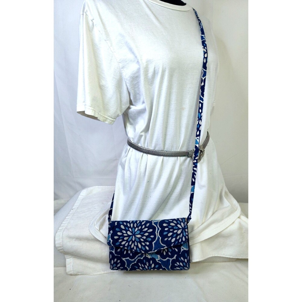 Vera Bradley Petite Crossbody Purse in Petal Splash Pattern 8" x 6" Blue White